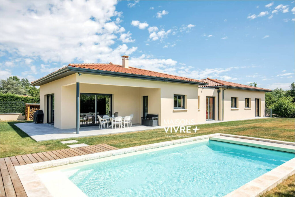 Maison moderne avec toiture traditionnelle à La Tour-de-Salvagny