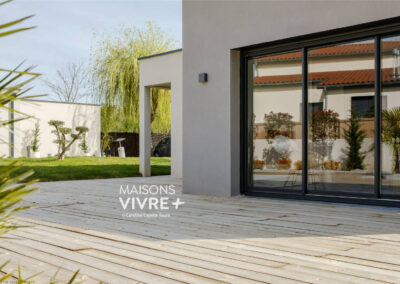 Maison contemporaine toit plat dans l'Ouest Lyonnais