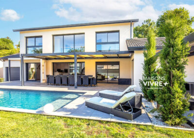 Grande maison moderne dans l'Ain