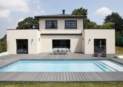 Maison contemporaine de plain pied en 3 volumes avec toit terrasse à Caluire près de Lyon